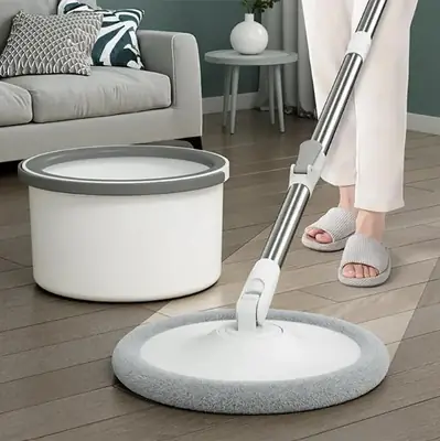 ممسحة دوّارة 360° مع دلو